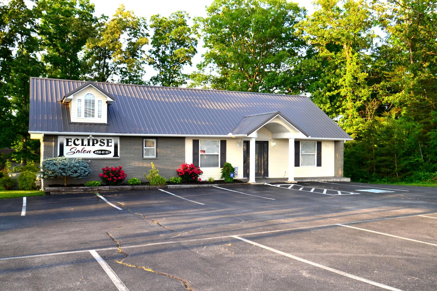 129 Walker Hill St, Crossville, TN 38555